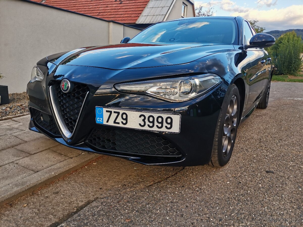 Alfa Romeo Giulia 2,0 turbo benzin - 8