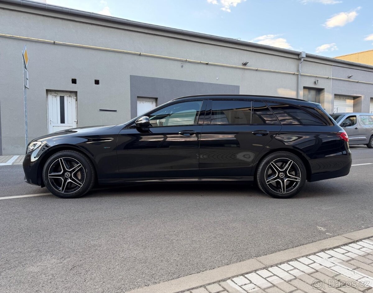 Mercedes Benz E300 de Amg - 8