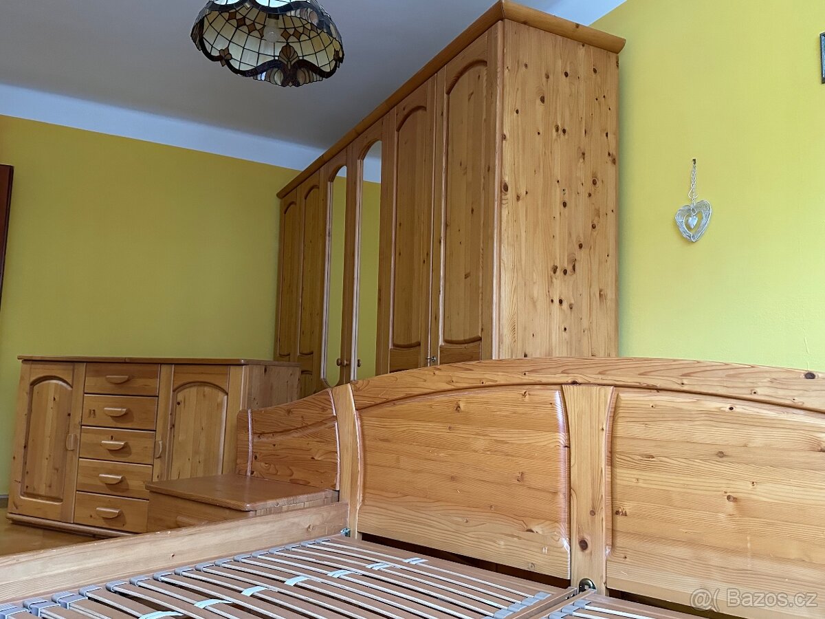 Celomasivní borovicová ložnice - 8