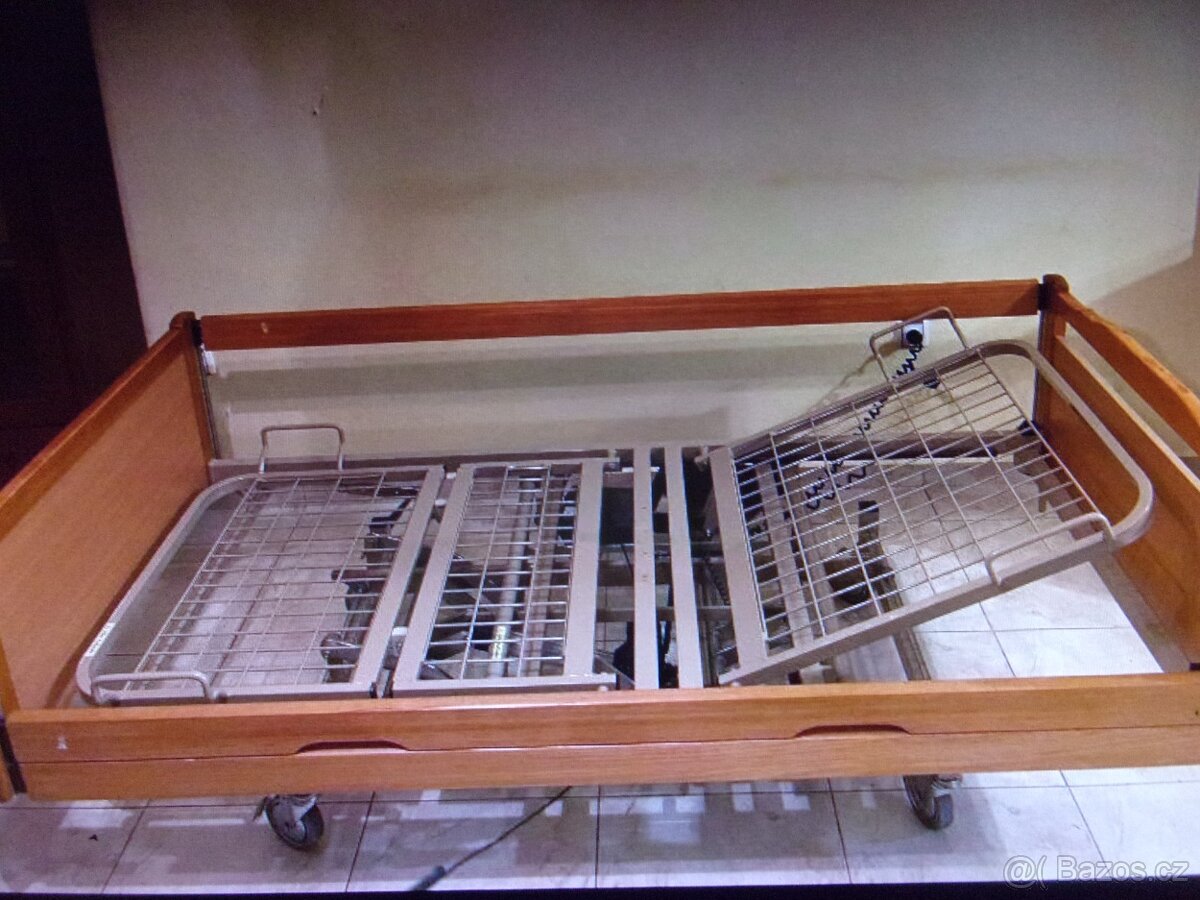 Elektrická polohovací zdravotní postel - 8