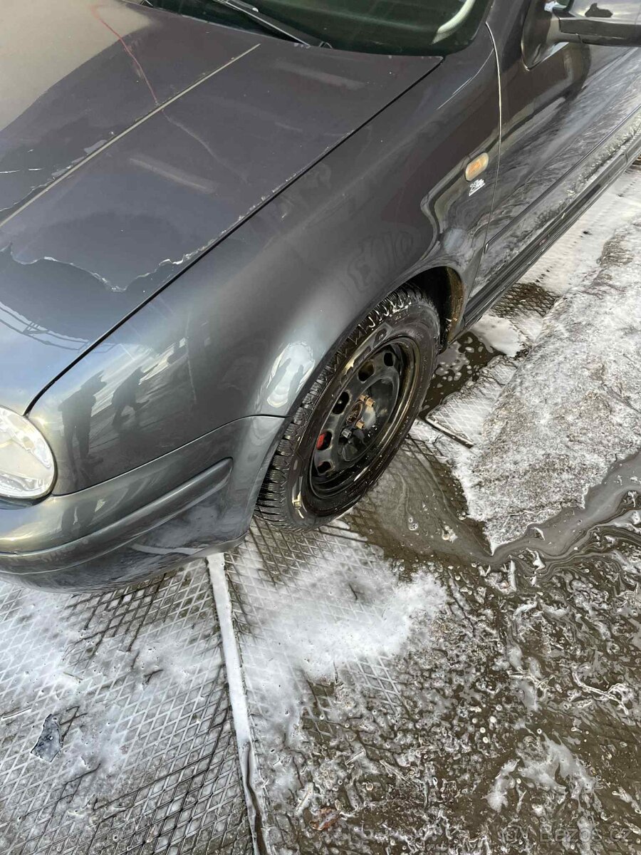 VW Golf 4 1.8 92kW + kola - 8