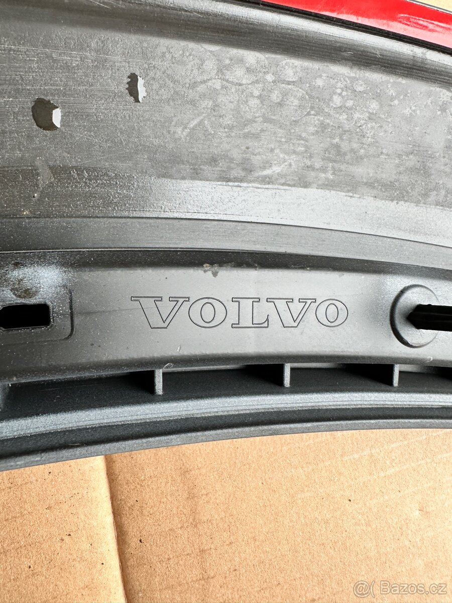 Volvo XC90 II - lem předního blatníku - 8
