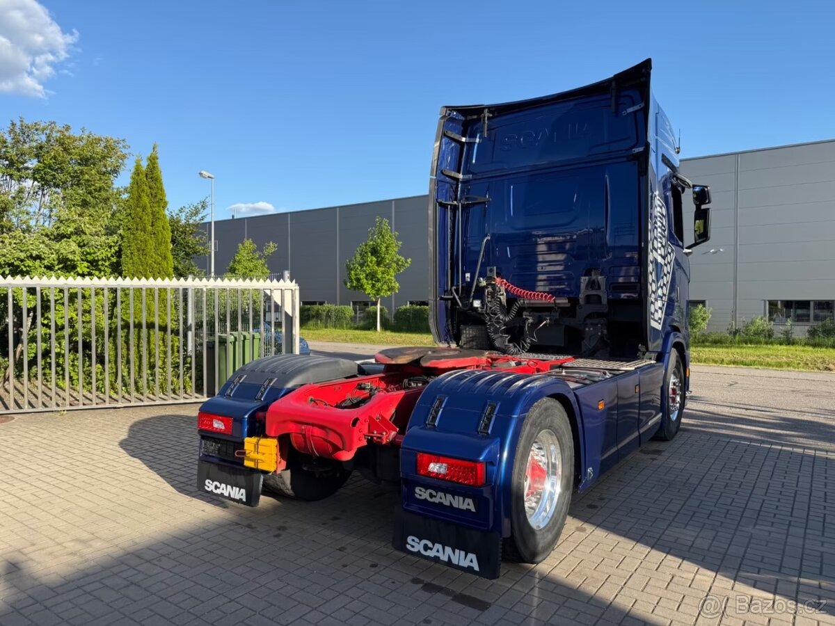 Scania S520 V 8 - 8