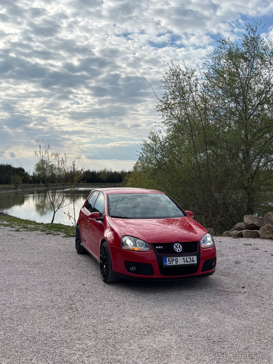 Volkswagen Golf GTI - 8