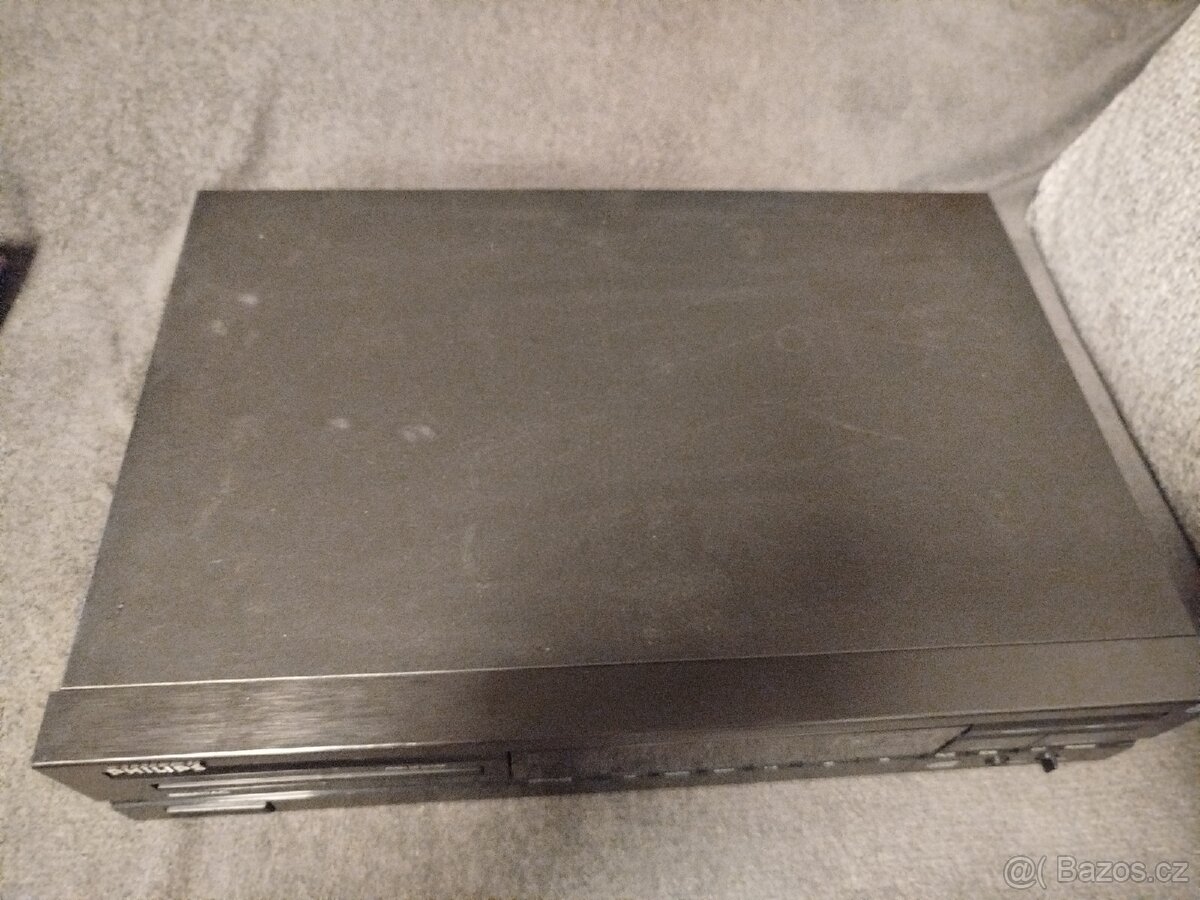 CD přehrávače Grundig a Philips. - 8