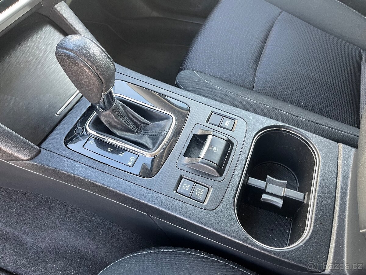 SUBARU OUTBACK 2,5 benzín - 8