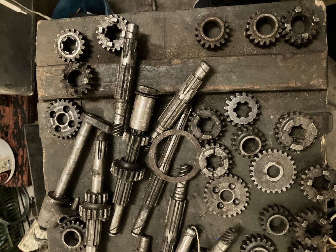 čezet 175 díly z převodovek - 8