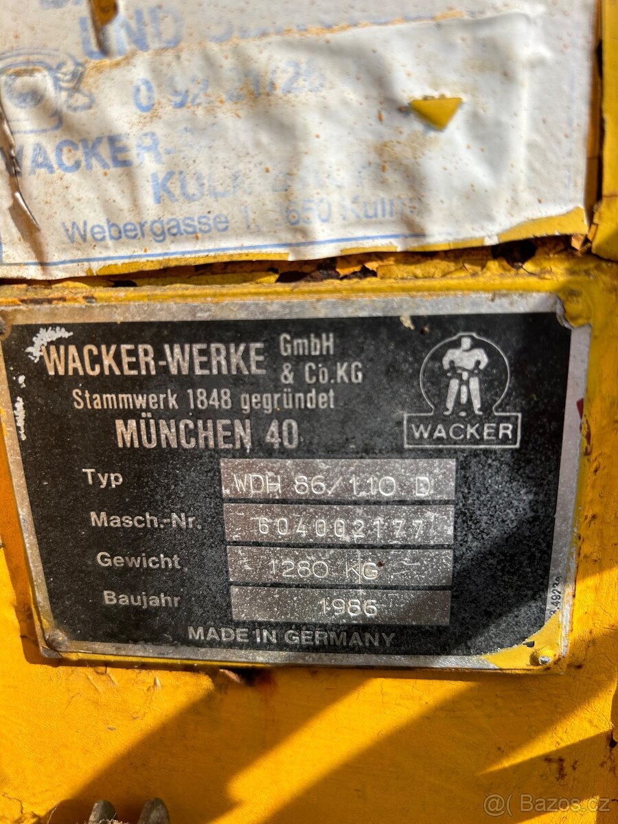 Příkopový vibrační válec - 8