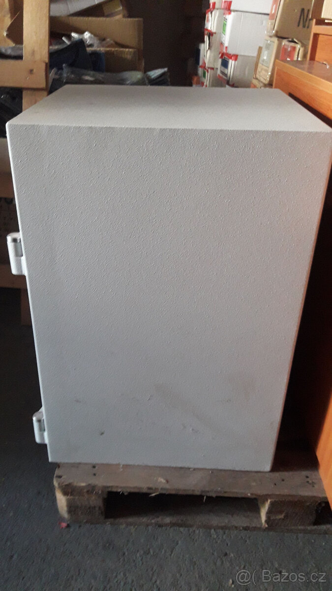 Trezor vhozový 150kg - 8