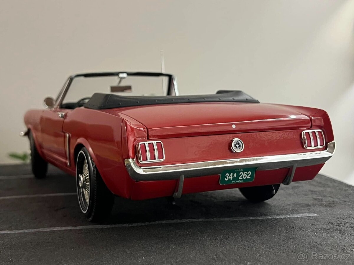 1:12 Ford Mustang 1/2 (1964) ERTL - 8