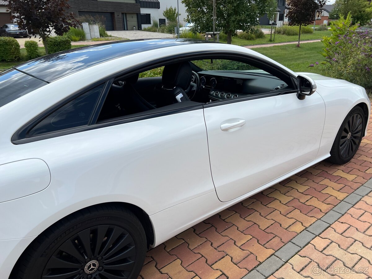 Mercedes Benz E200 Coupe - 8