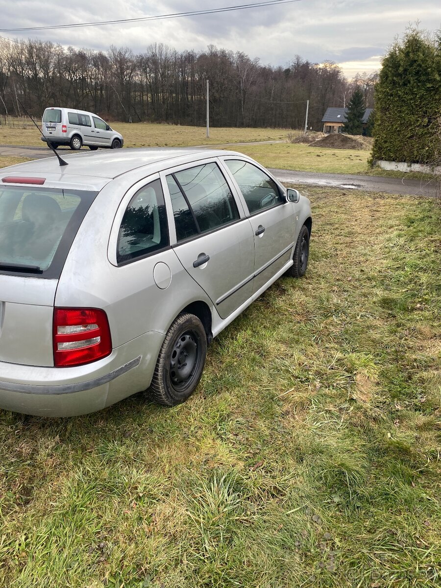 Skoda fabia combi - 8