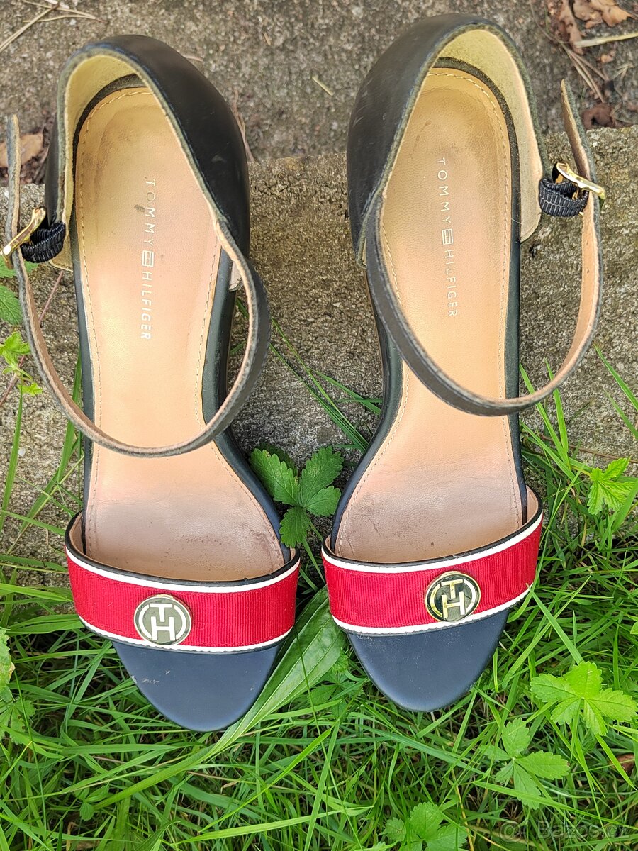Boty Tommy Hilfiger č. 40 na vyšší platformě - 8