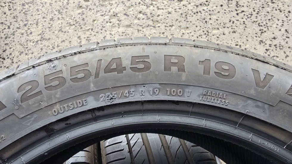 Letní pneu 255/45/19 Continental - 8