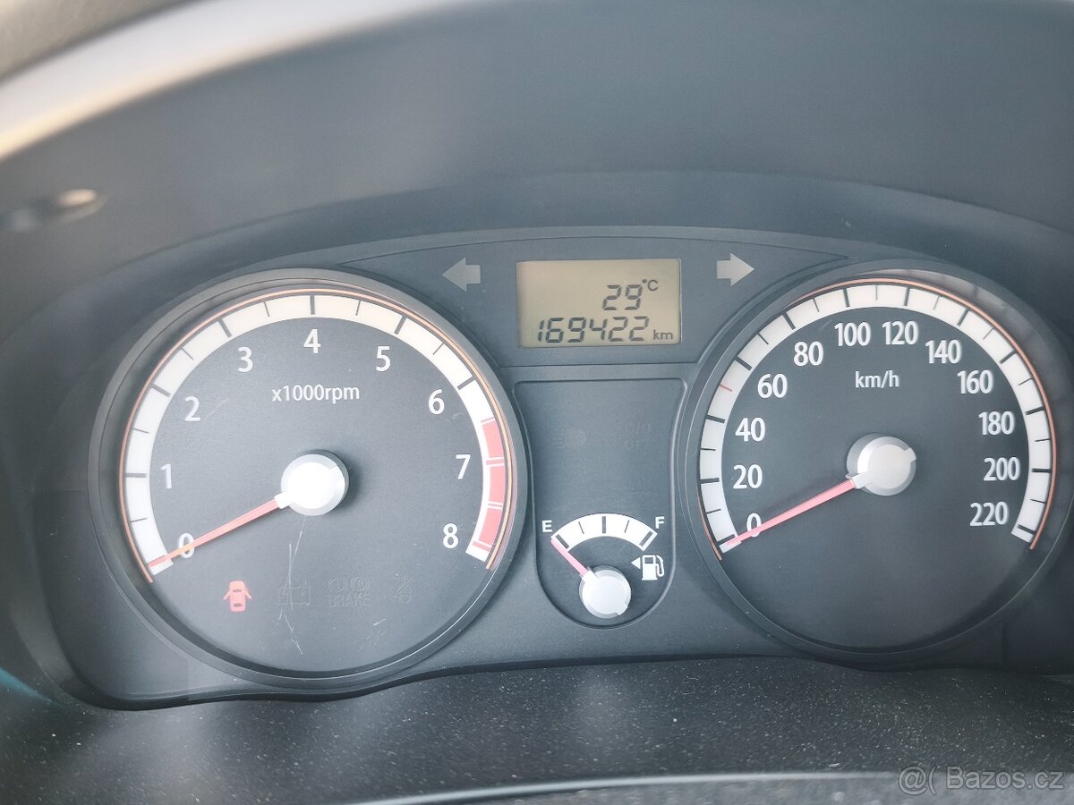 KIA RIO 1.4 - 8