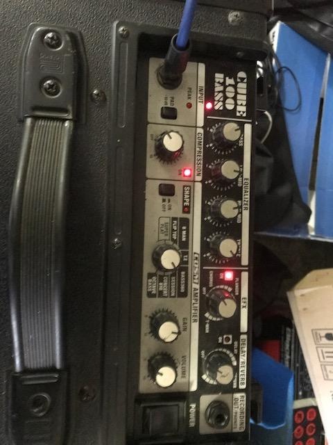 Baskytara SQUIER 4 a 5 a combo Peavey TKO, Roland atd. - 8