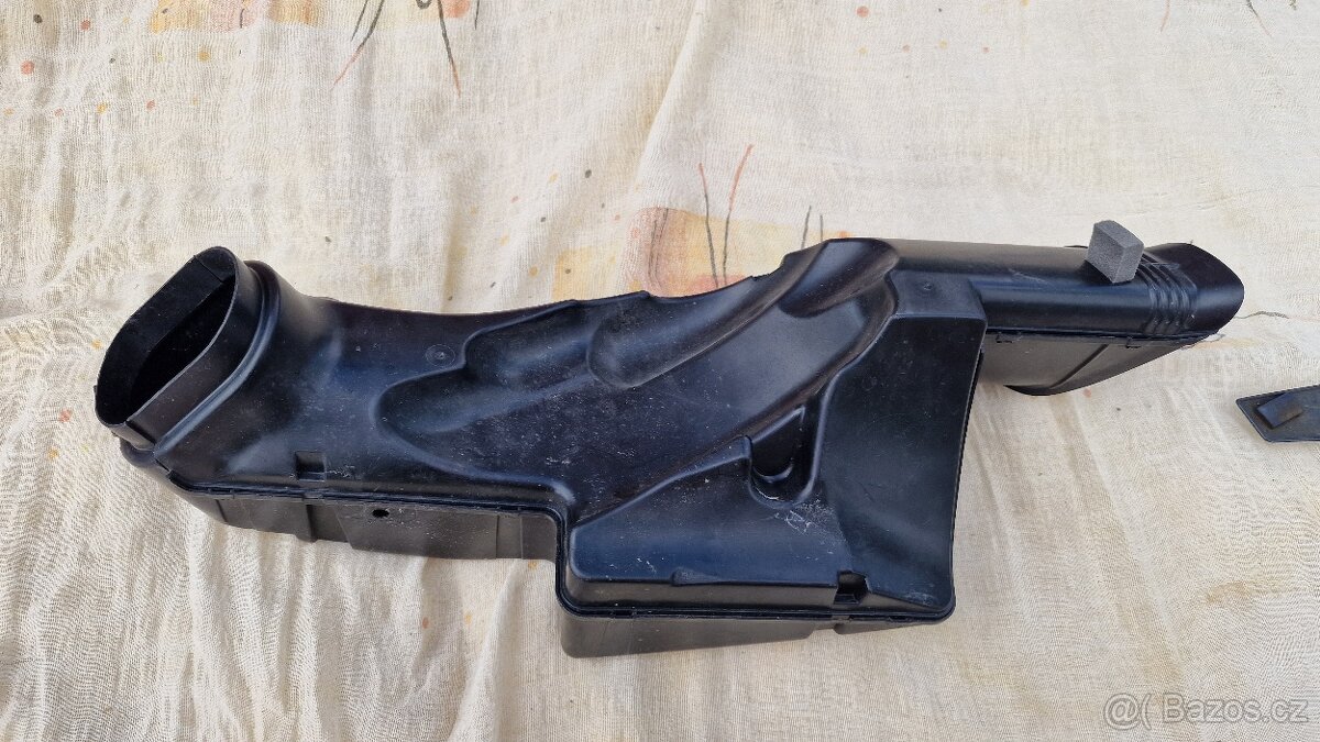 Prodám nahradní díly na Suzuki GSX-R 750 K7 - 8