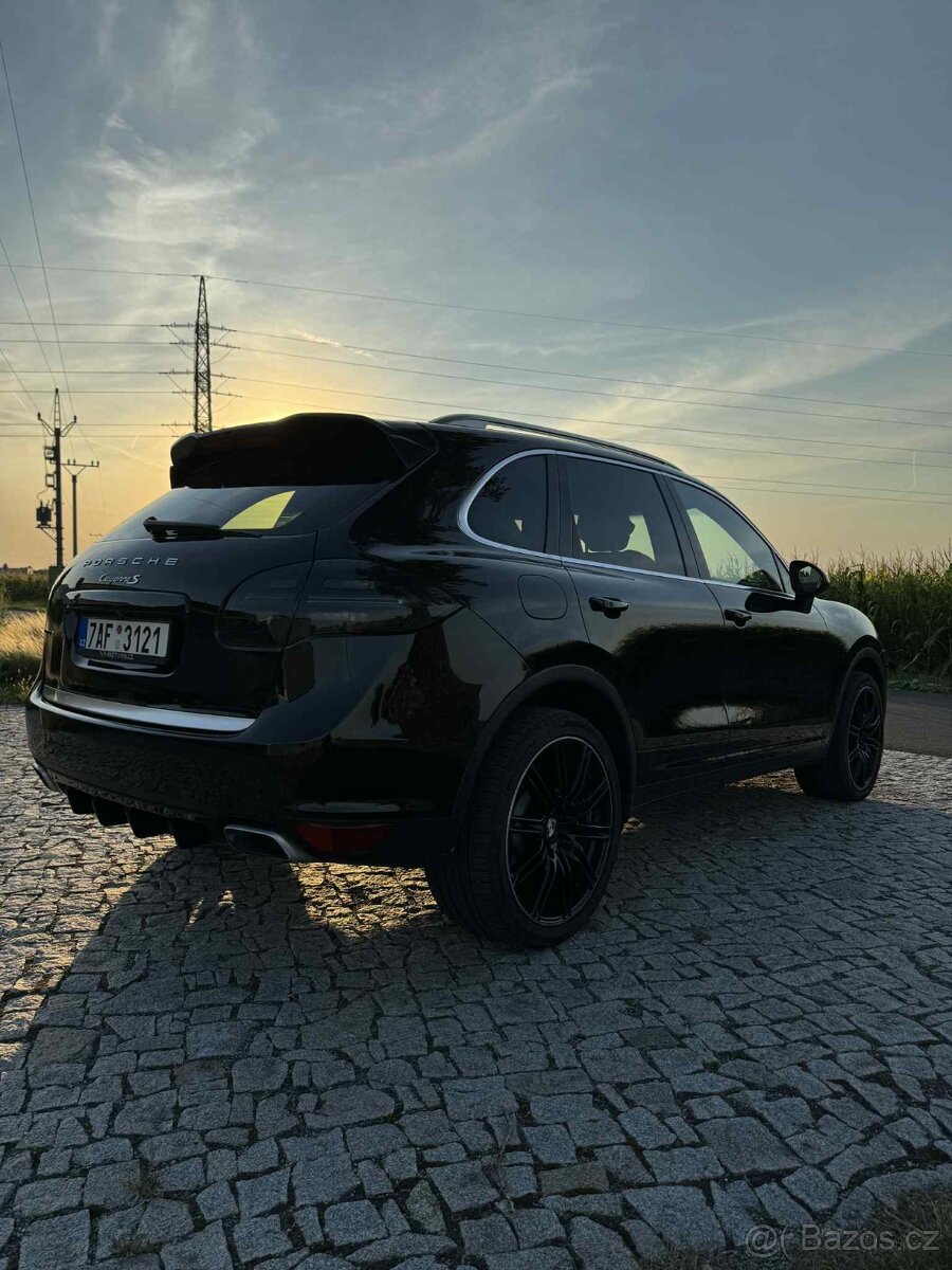 Porsche Cayenne - 8