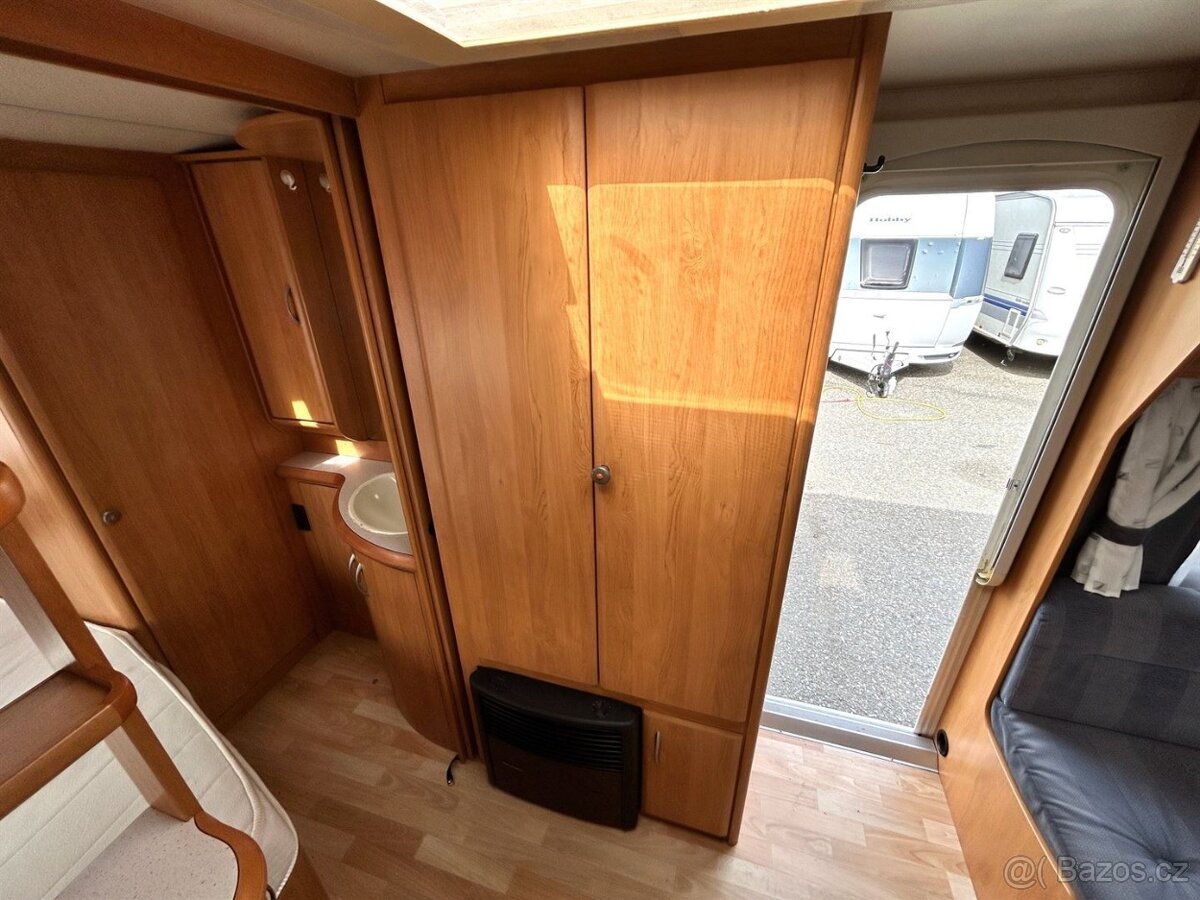 Karavan Hobby 495 Ufe excellent předstan nosič kol mover - 8