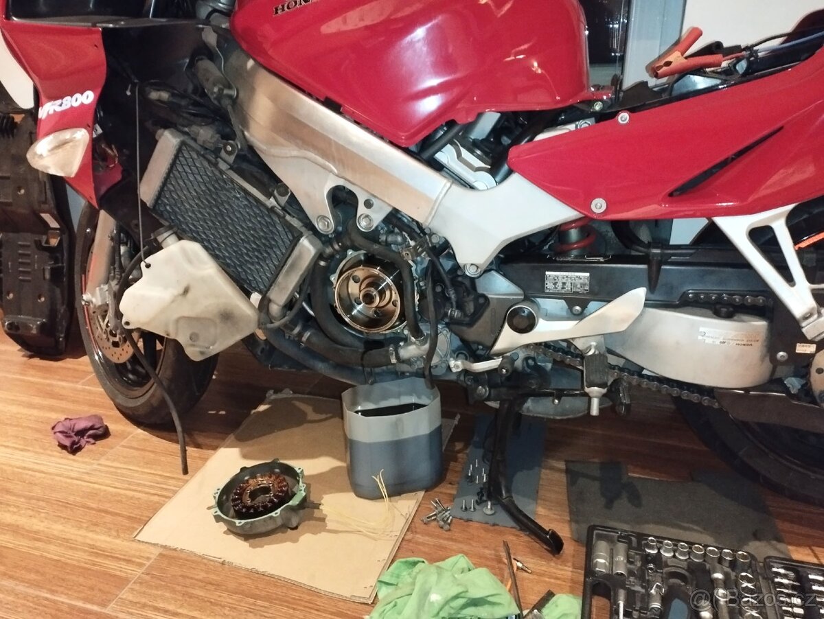 Honda VFR800FI - 8