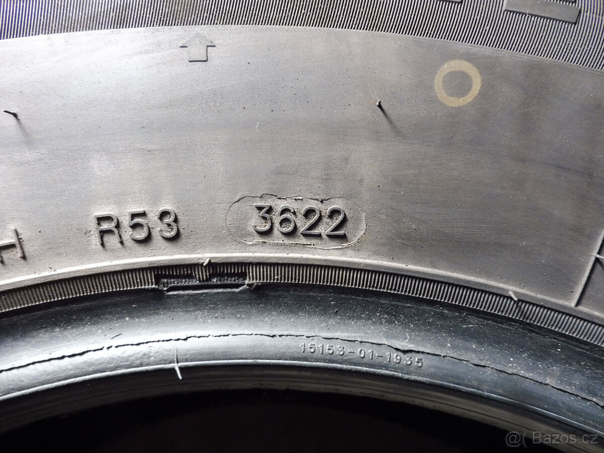 Prodám 2 ZIMNÍ pneumatiky TOURADOR 215/65/R15 rv:2022 - 8