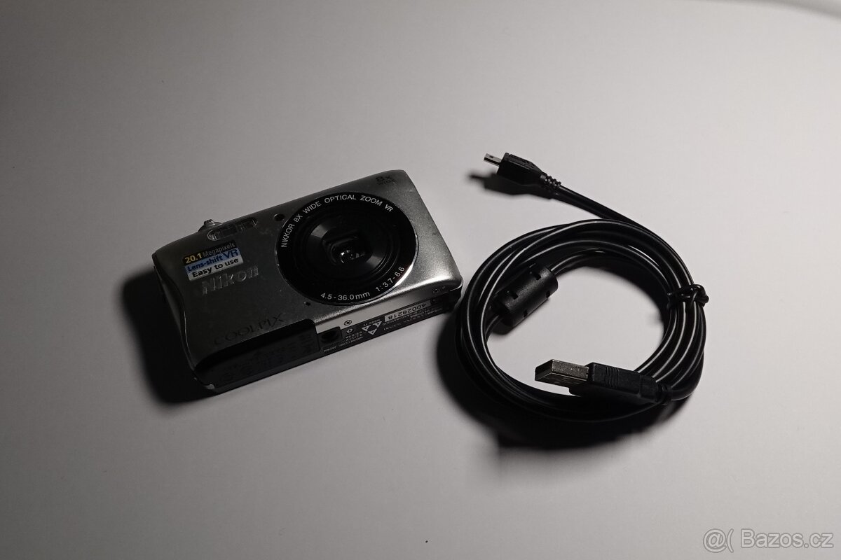 Nikon Coolpix S3700 - 8
