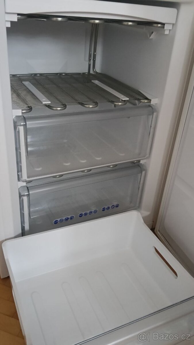 Lednice z mrazákem Whirlpool - 8
