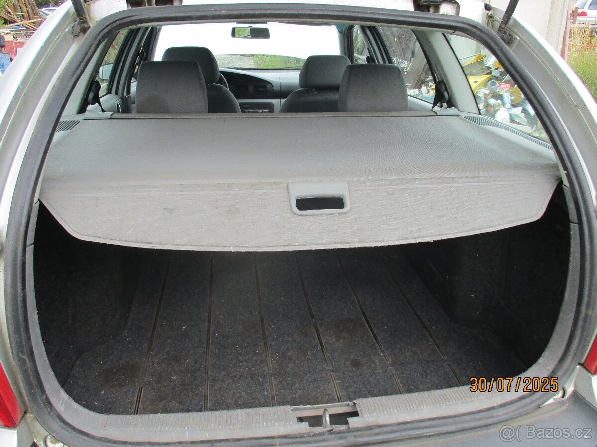 ŠKODA OKTÁVIA 1.COMBI 1,6i 75kw - 8