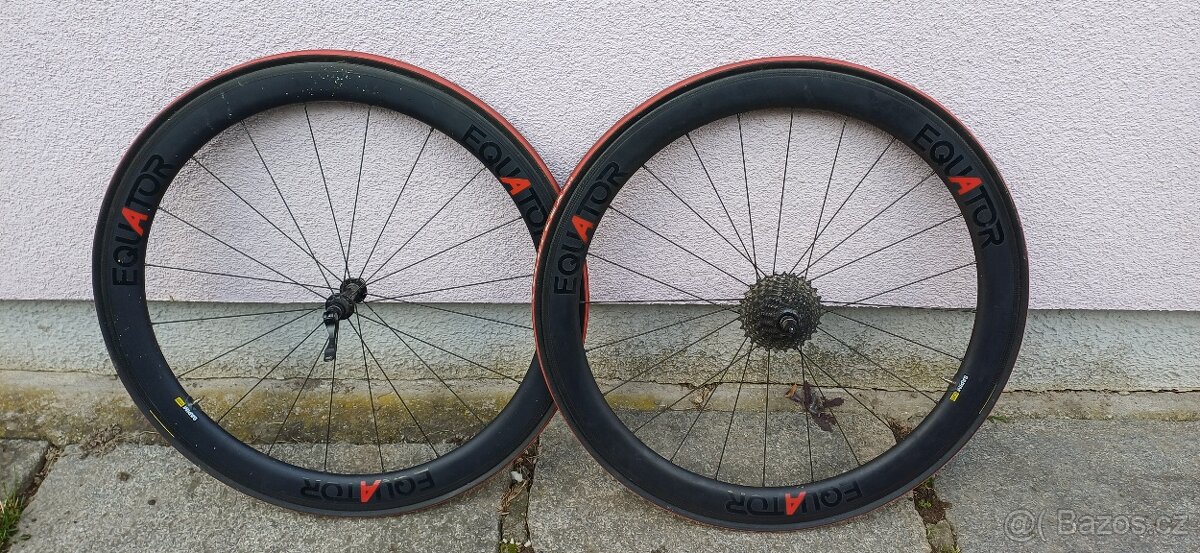 Silniční kolo TREK - 8