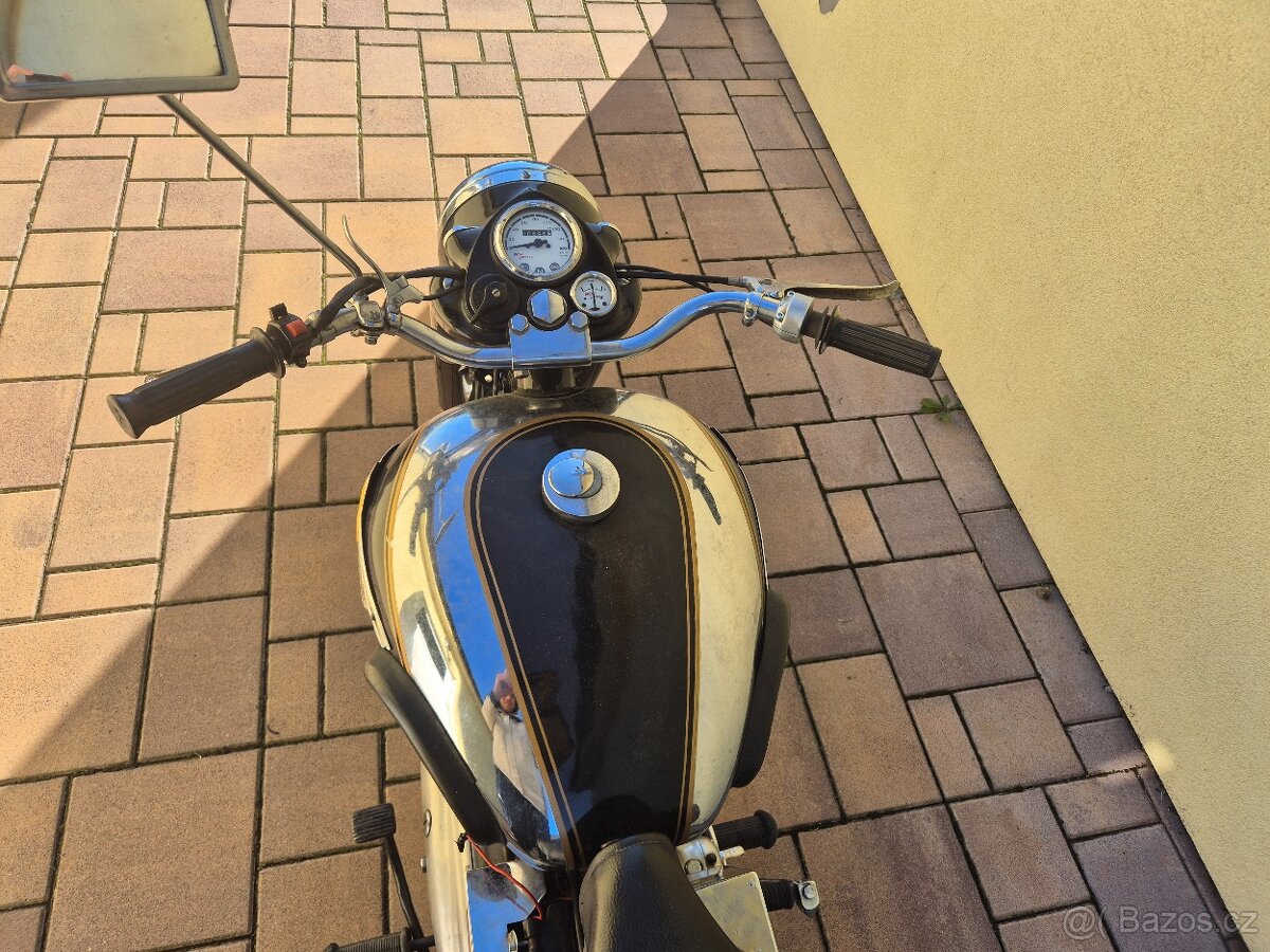 Royal Enfield Bullet 350 rok 1972 - 8