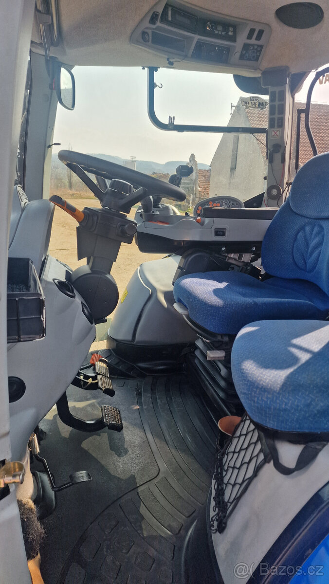 PRODÁM TRAKTOR NEW HOLLAND T7.270 - 8