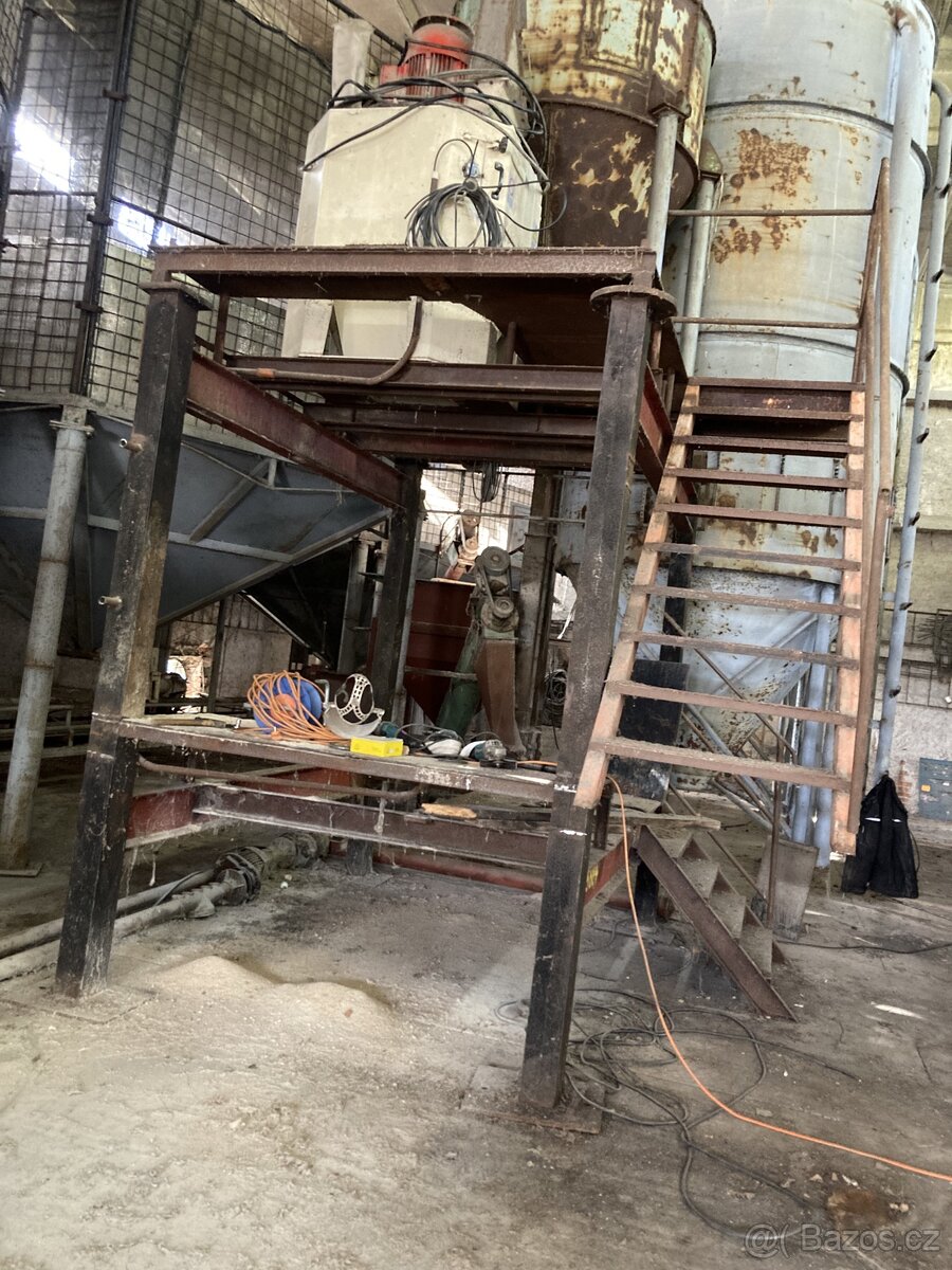 Prodám šrotovník a míchačku krmných směsí - 8