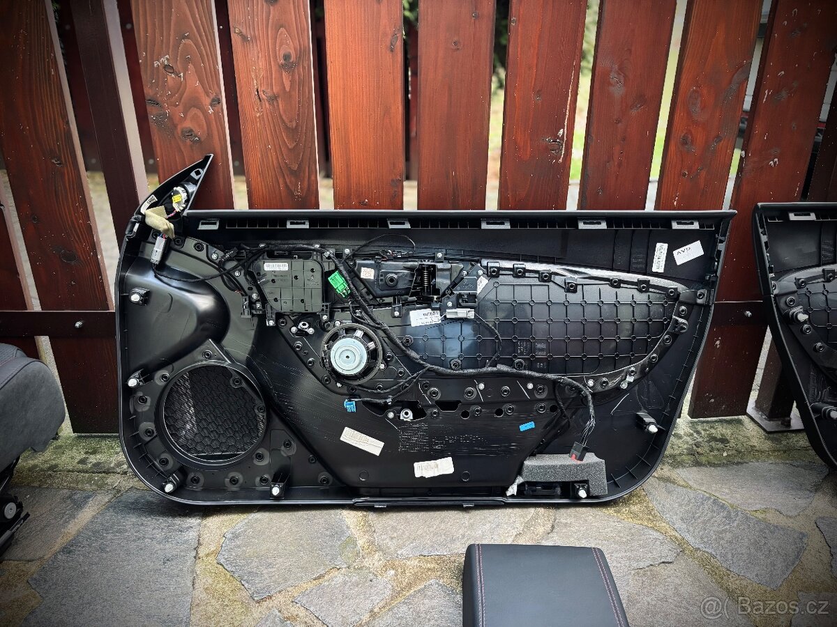 PRODÁM SPORTOVNÍ INTERIÉR JAGUAR F-TYPE - 8