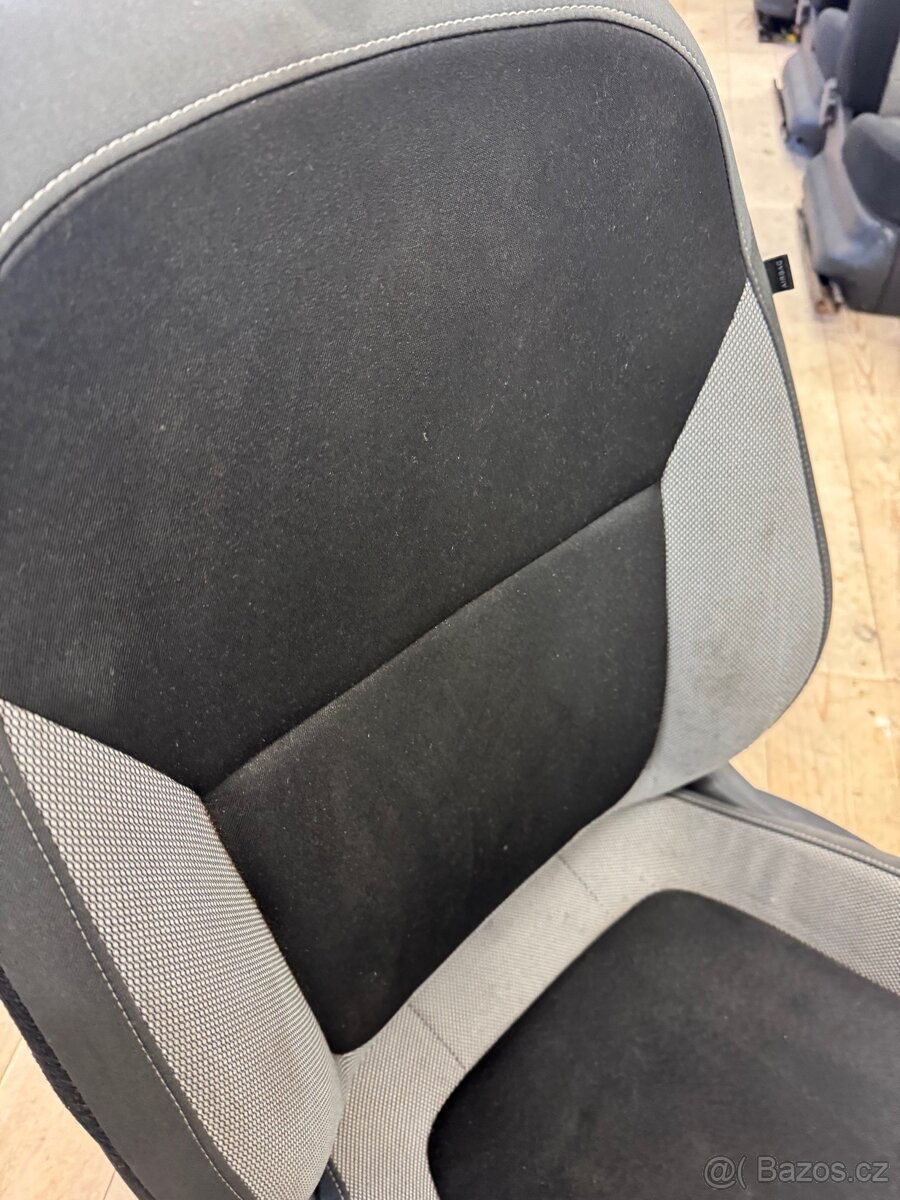 Škoda Fabia 3, řidičova sedačka - 8