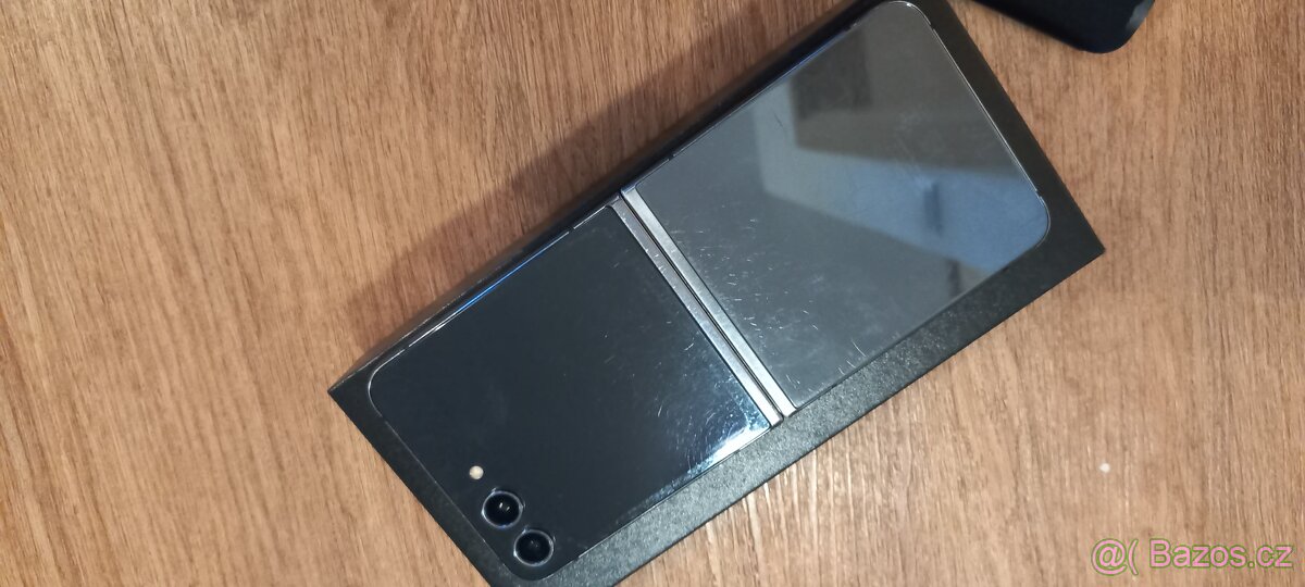 Samsung Galaxy Z Flip 5 - 8