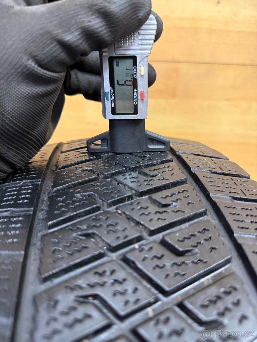 Zimní pneu 215/65/16C - 8