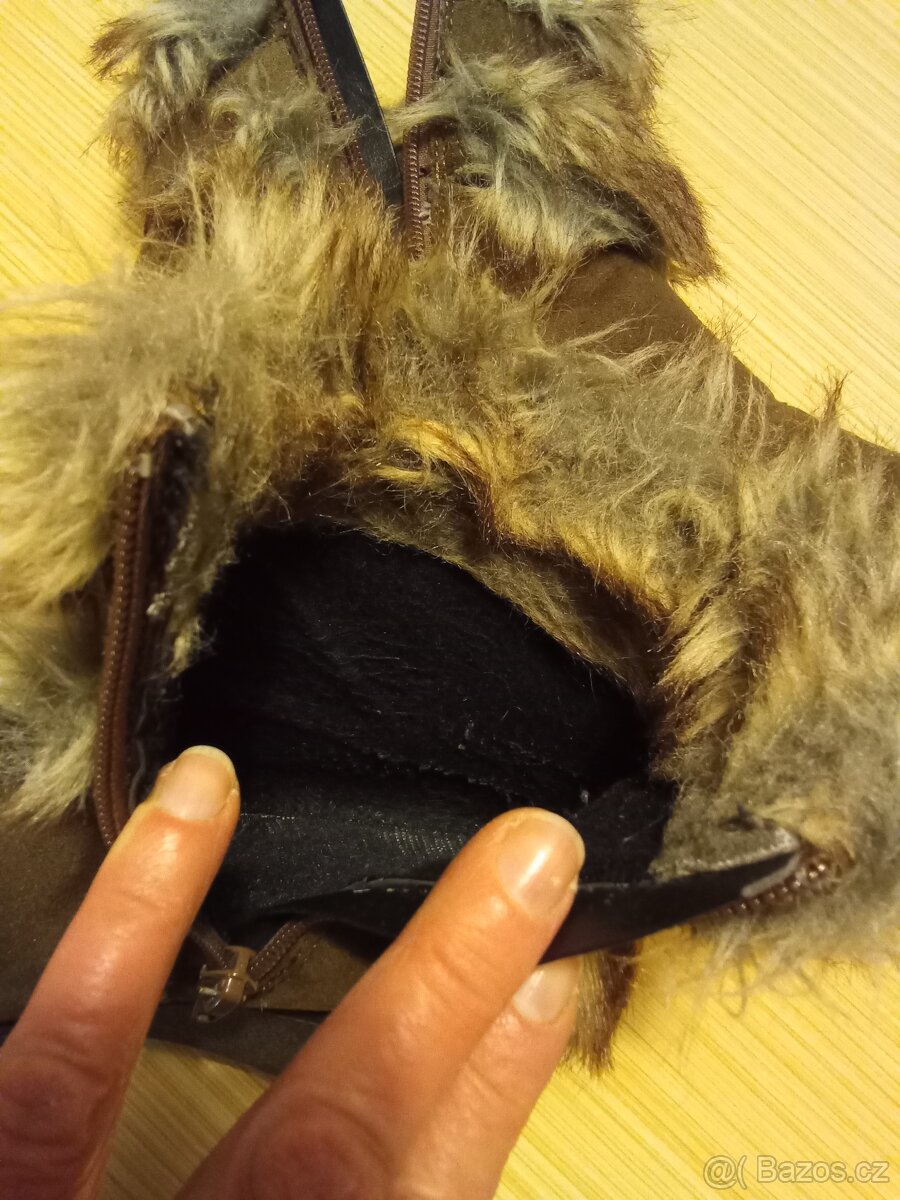 Hnědé semišové boty, velikost 37 - 8