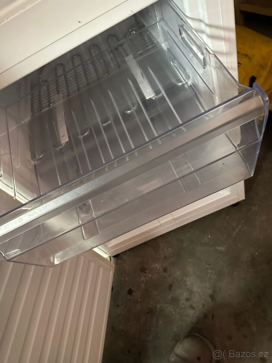 Lednice Whirlpool - 8