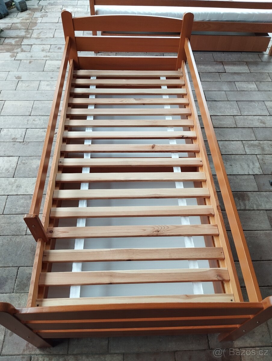 Postel s úložným prostorem - 8