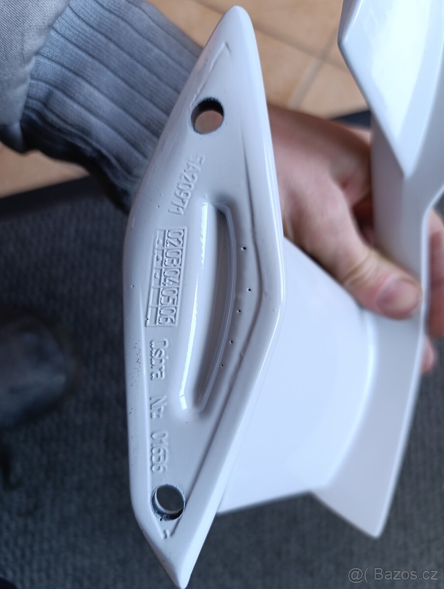 BMW m1000r křídlo levé - 8