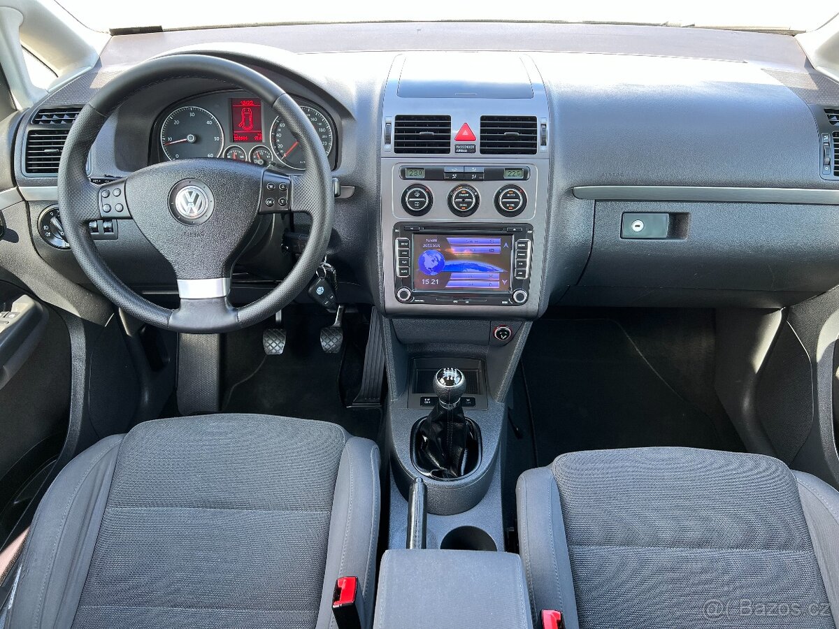 Volkswagen Touran, 2.0 TDi 125kW 7 MÍST, TAŽNÉ - 8