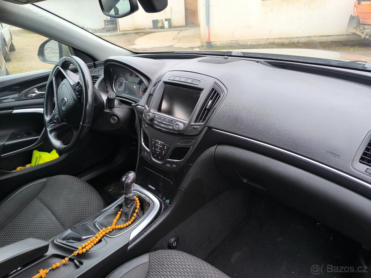 Opel Insignia sport tourer - 8