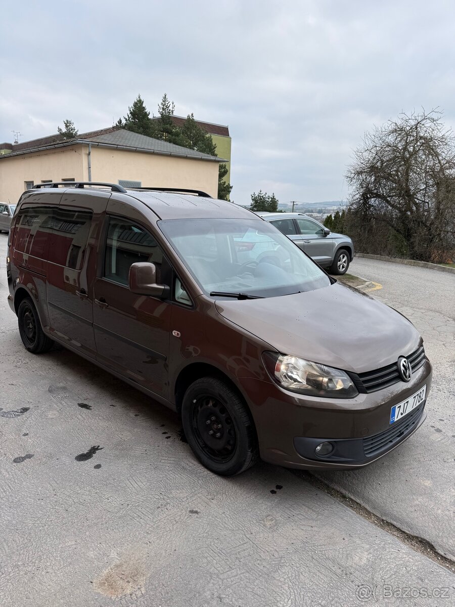 WV Caddy maxi 7 míst - 8