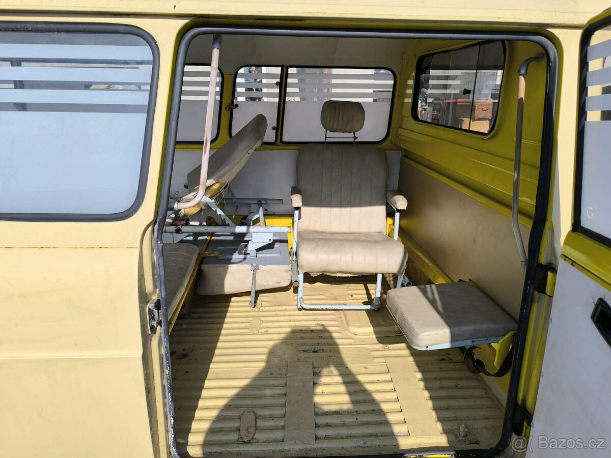 TAZ - Škoda 1203 - Sanitka - 8