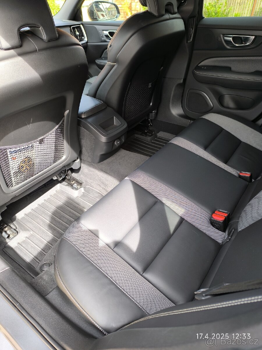 Prodáme Volvo V60 R-Design AWD B6 mildhibrid 183 kw ATM - 8