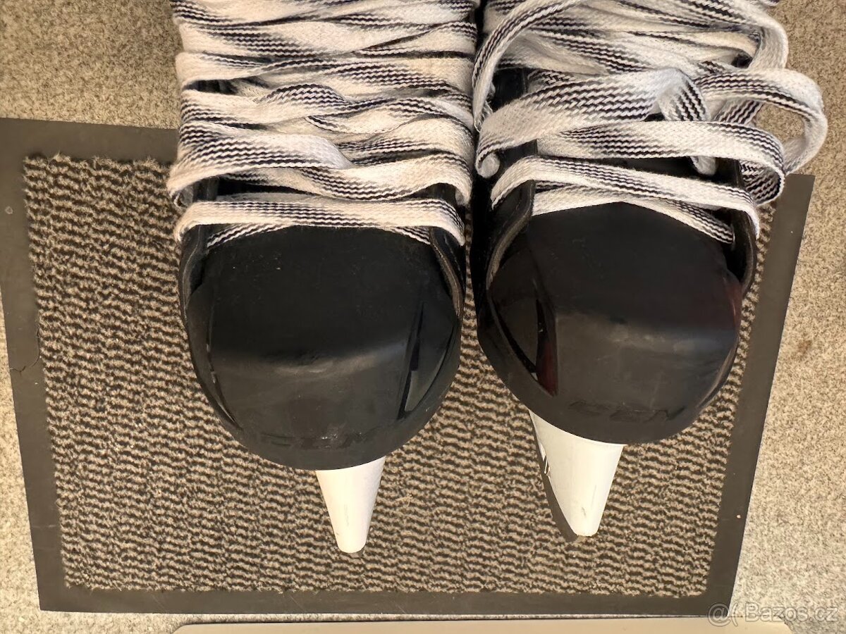 BRUSLE CCM RIBCORE 74K, VEL. 42/8 D - 8