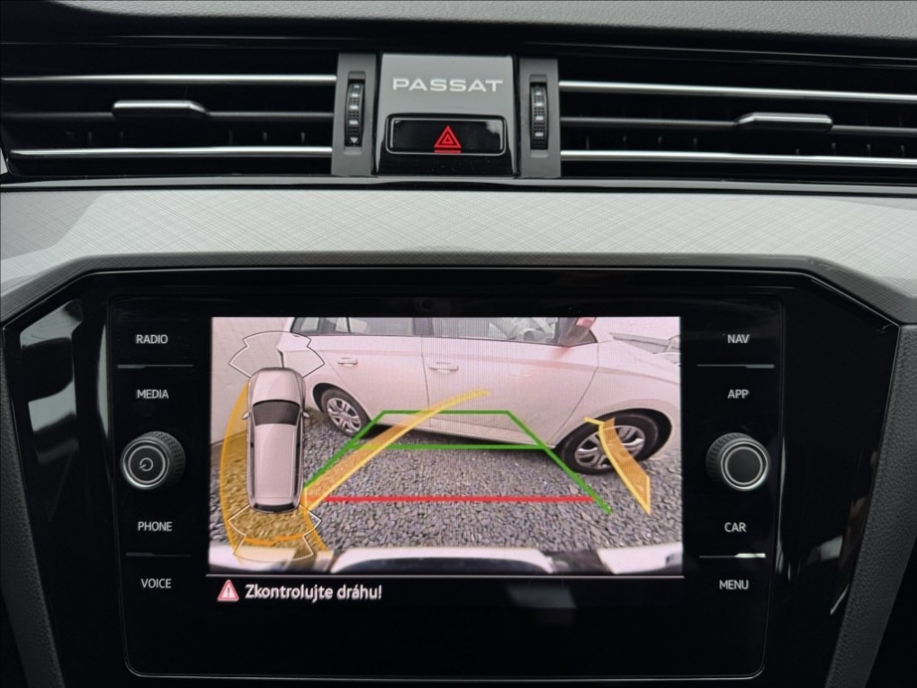 Prodám Volkswagen Passat 1,4 TSI GTE DSG DPH 1.maj ČR - 8