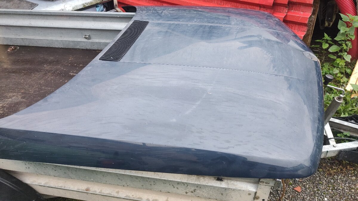 BMW e12 přední kapota - 8