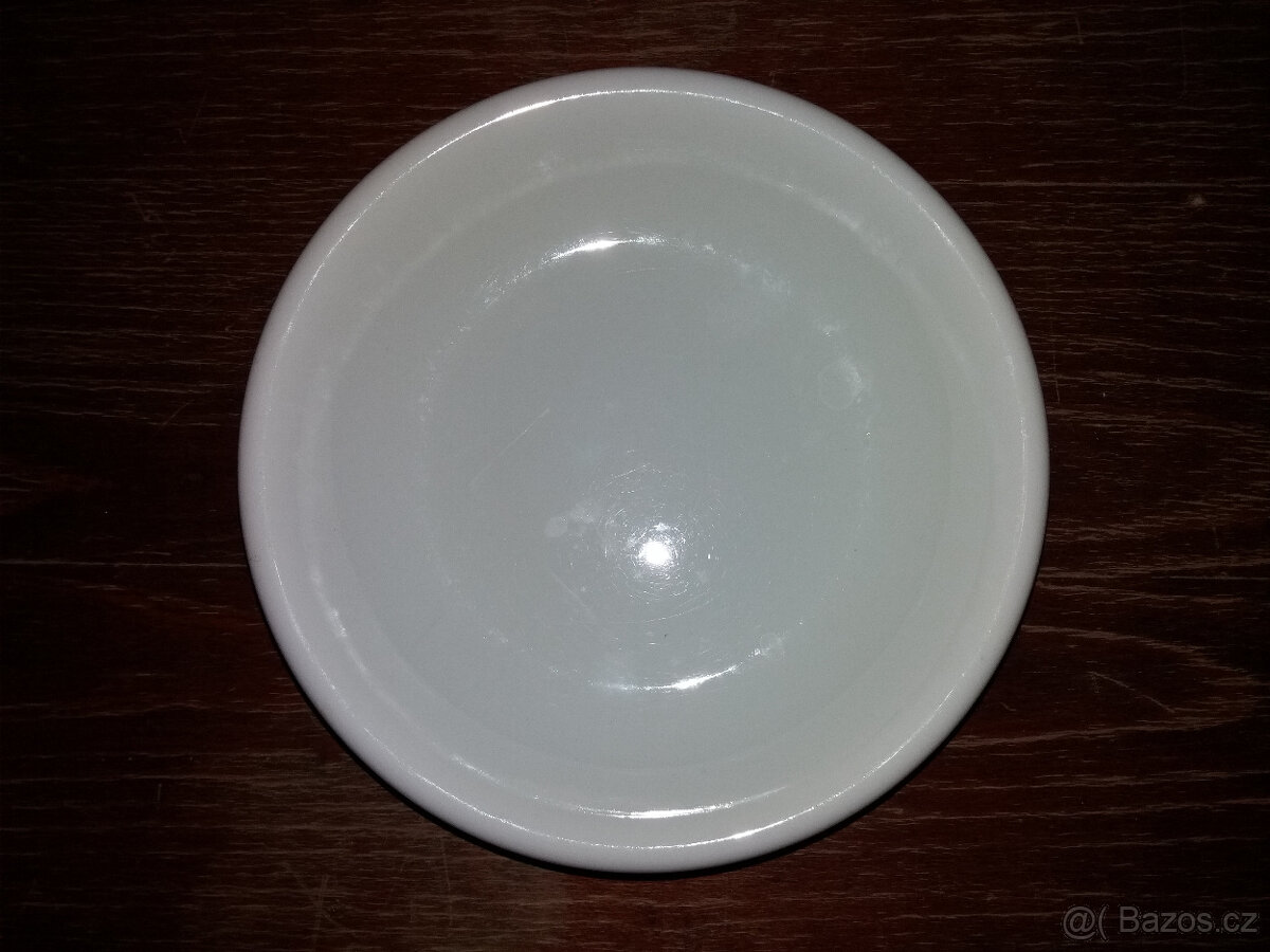 Hrníčky s podšálkem, polévková mísa, talíře a další - 8