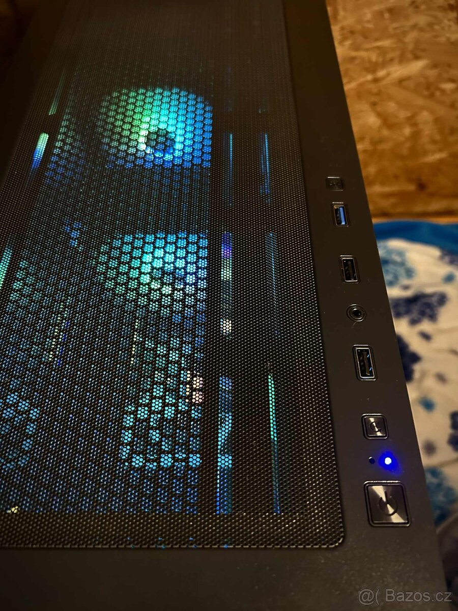 Herní PC - RX 5700 XT, Ryzen 5 3600, 16GB RAM, 1TB SSD - 8